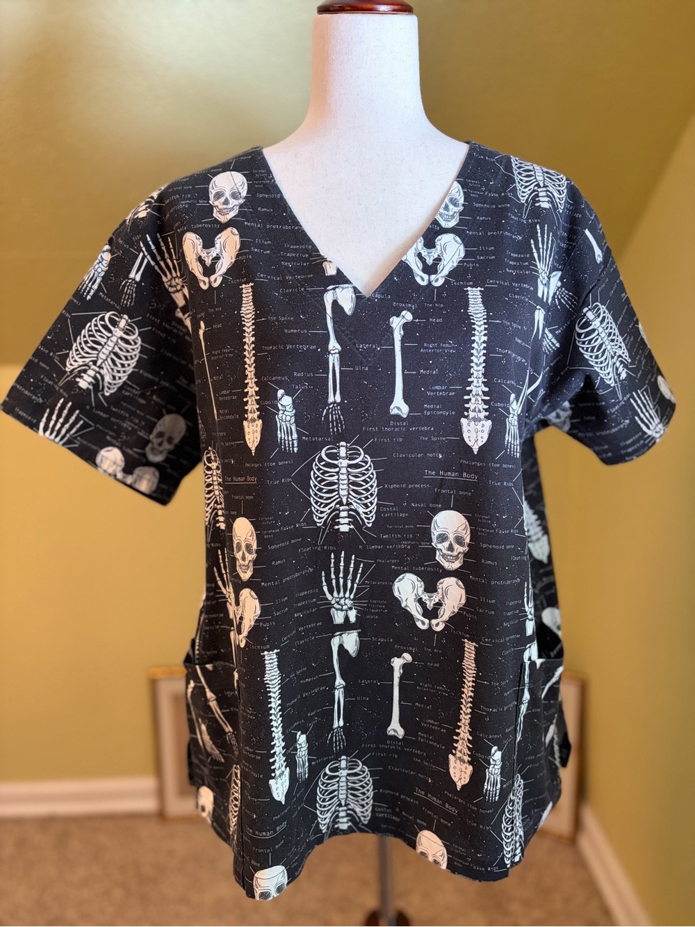 Spooky Halloween Glow in the Dark Anatomy Skeleton Scrub Top Goth 💀